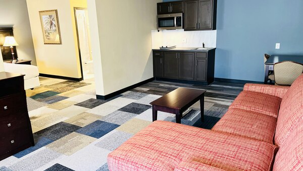 1 King Bed wtih Kitchen Suite Photo 3